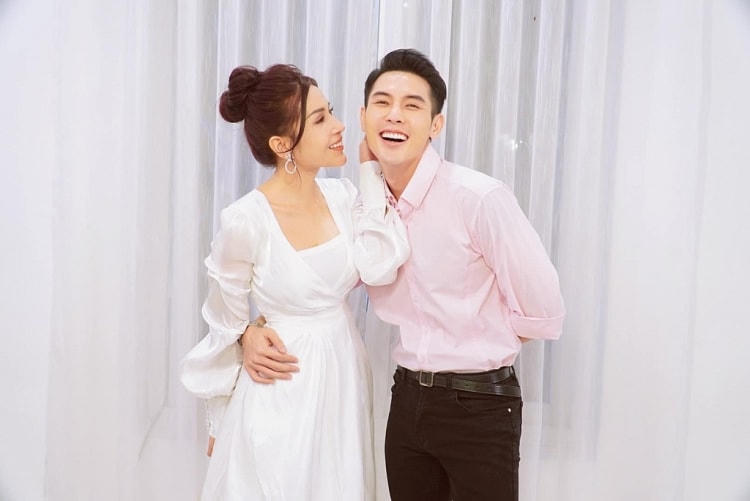 Khả Như vướng tin đồn hẹn hò với cháu ruột của danh hài Hoài Linh - Võ Đăng Khoa.