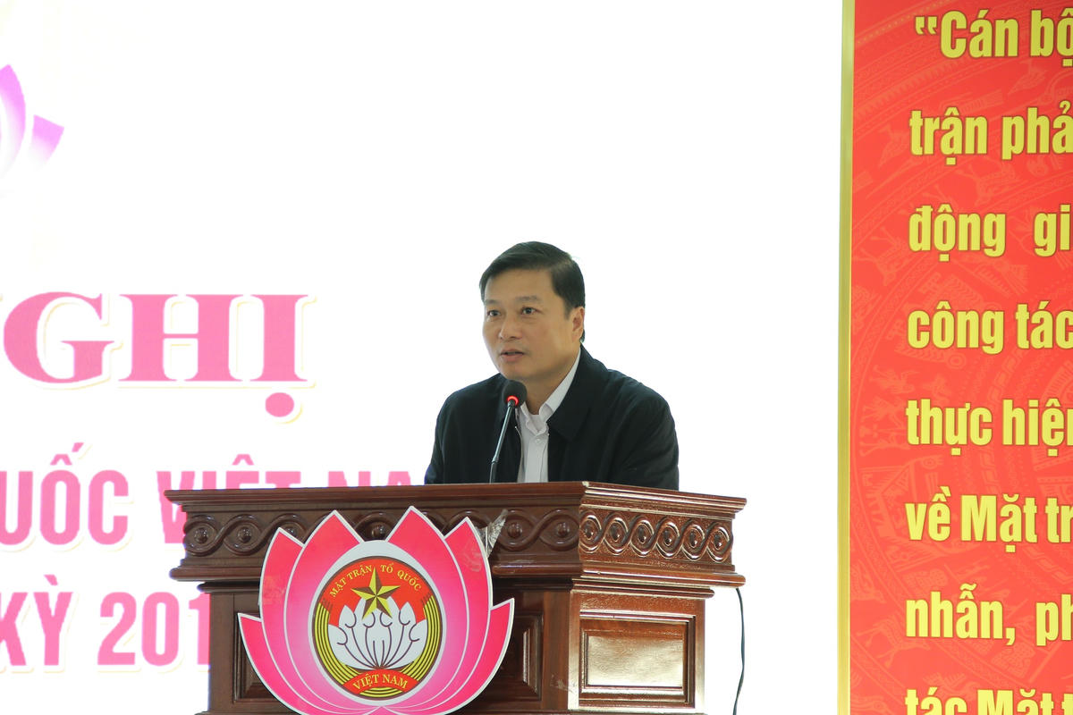 Ông Lê Hồng Vinh, Phó Chủ tịch UBND tỉnh Nghệ An thông báo về tình hình kinh tế xã hội của tỉnh năm 2022.