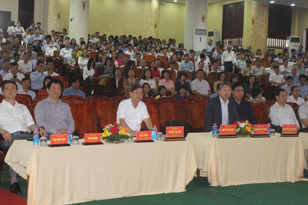 Quang cảnh hội nghị.