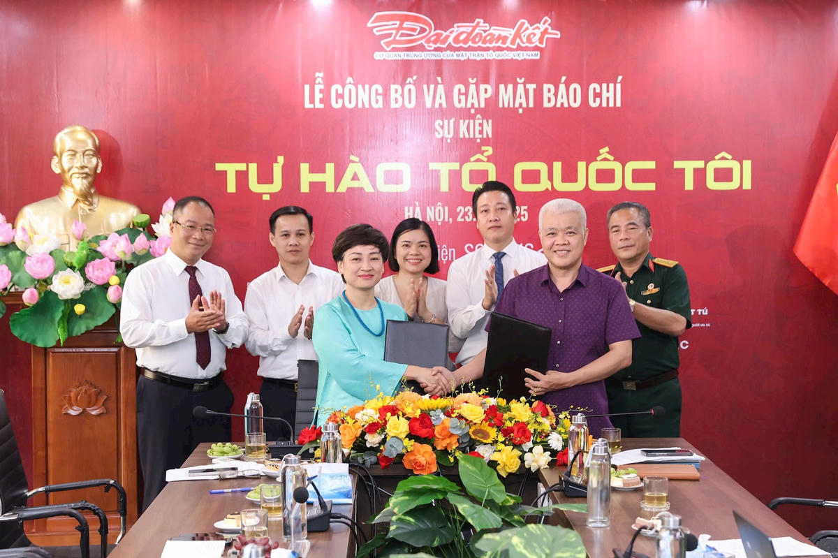 Lễ ký kết hợp tác chiến lược giữa Senplus và các đơn vị đồng hành. Ảnh: Quang Vinh.