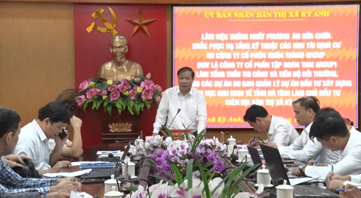 Cuộc họp "chốt" phương án khắc phục, sửa chữa dự án.