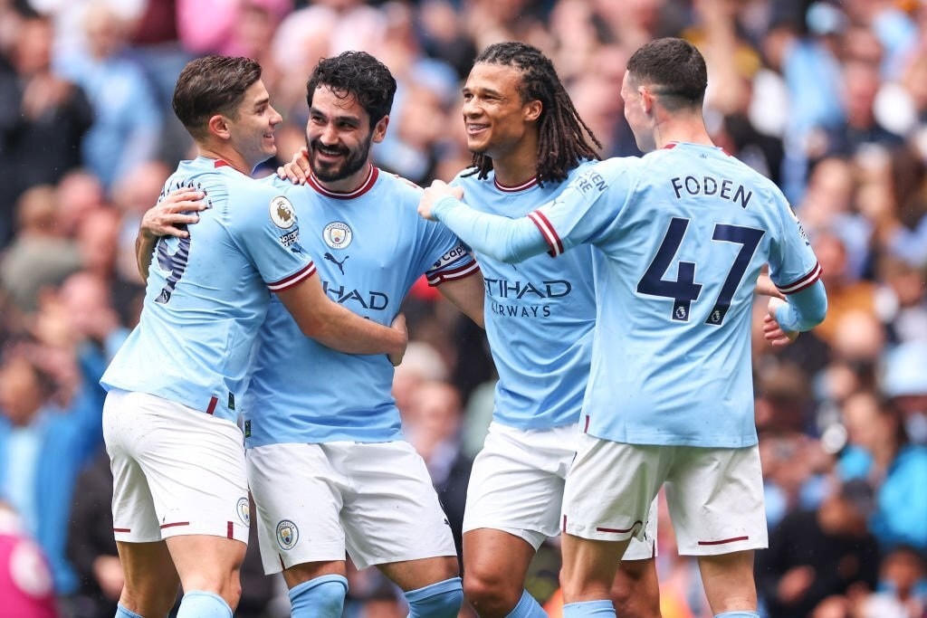 Gundogan ăn mừng cùng đồng đội sau khi ghi bàn (Ảnh: GI).