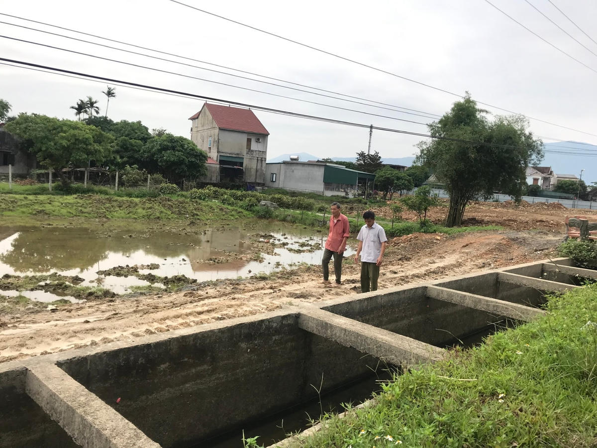 Người dân bất an khi sống lọt thỏm giữa Khu dân cư đô thị Cánh Buồm với tổng mức đầu tư hơn 160 tỷ đồng.
