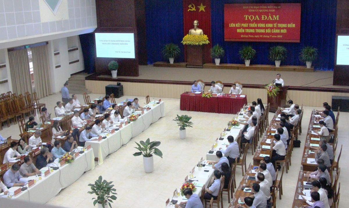 Quang cảnh buổi tọa đàm.