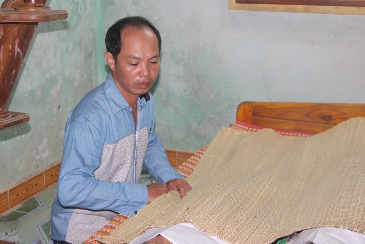 Anh Võ Hồng Tuấn đau xót kể lại sự việc.