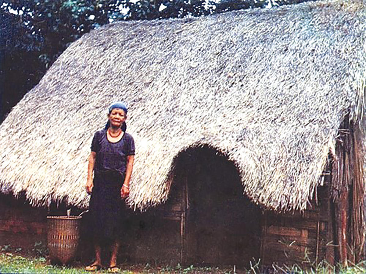 Ngôi nhà truyền thống của người M’Nông.  