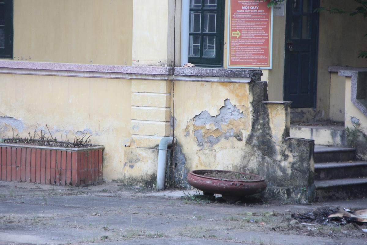 Hà Nội: Trường học bỏ không ở nơi học sinh phải bốc thăm giành suất học