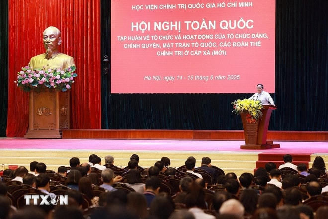 Thủ tướng Phạm Minh Chính phát biểu bế mạc Hội nghị toàn quốc tập huấn về tổ chức và hoạt động của tổ chức Đảng, chính quyền, Mặt trận tổ quốc Việt Nam, các đoàn thể chính trị ở cấp xã (mới). (Ảnh: Dương Giang-TTXVN) ttxvn-thu-tuong-to-chuc-cap-xa-1.jpg