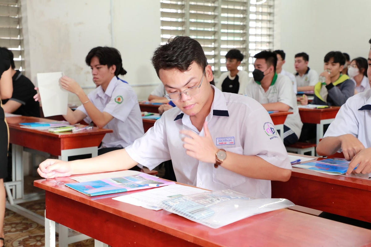 anhbaiduoi.jpg