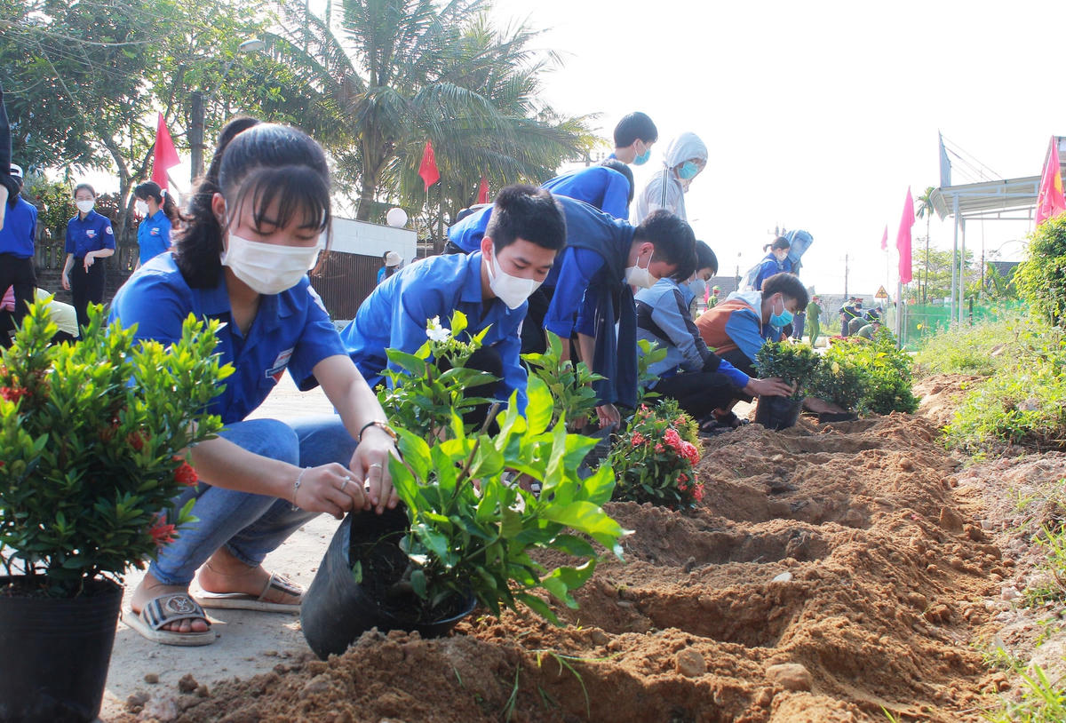 Những “Tuyến đường sáng, xanh, sạch, đẹp, an toàn” ở Thừa Thiên Huế.