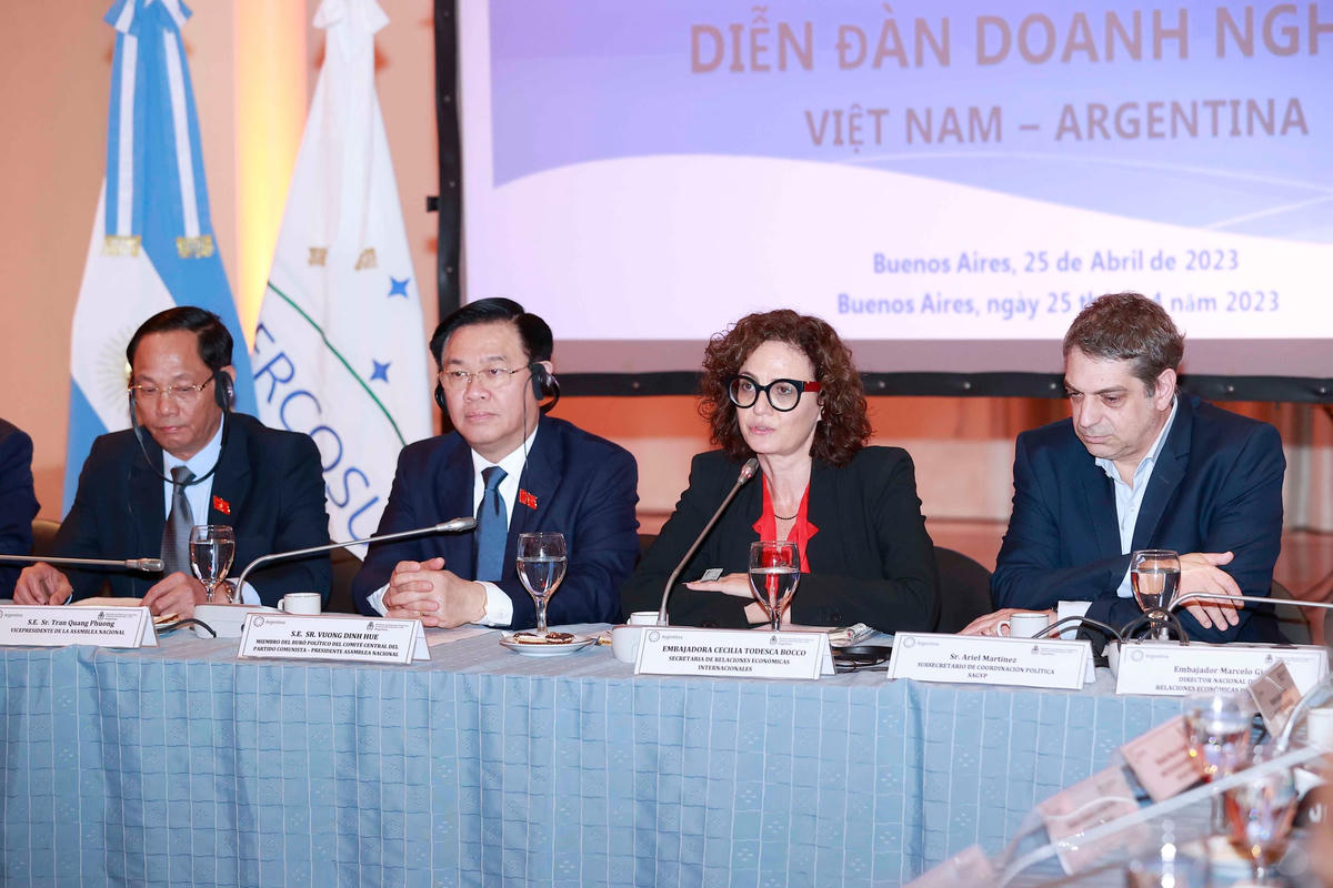 Chủ tịch Quốc hội Vương Đình Huệ dự Diễn đàn doanh nghiệp Việt Nam - Argentina. Ảnh: quochoi.vn