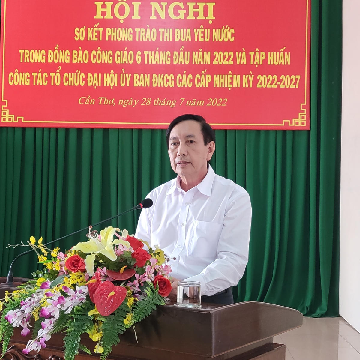 Ông Đinh Trung Trực, Phó Chủ tịch Uỷ ban MTTQ Việt Nam TP Cần Thơ phát biểu tại hội nghị.