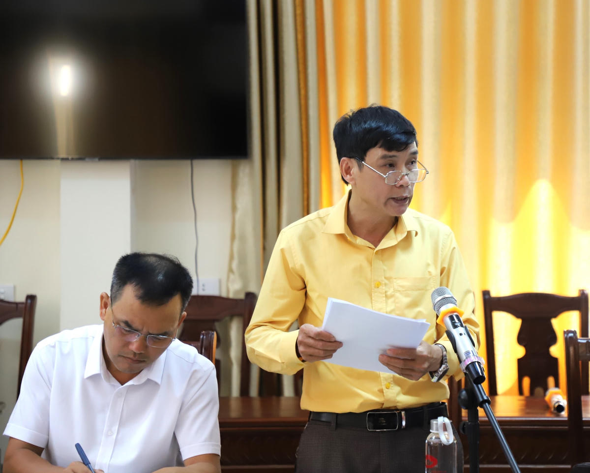 Đại diện MTTQ huyện Tương Dương phát biểu kiến nghị tới Đoàn công tác.