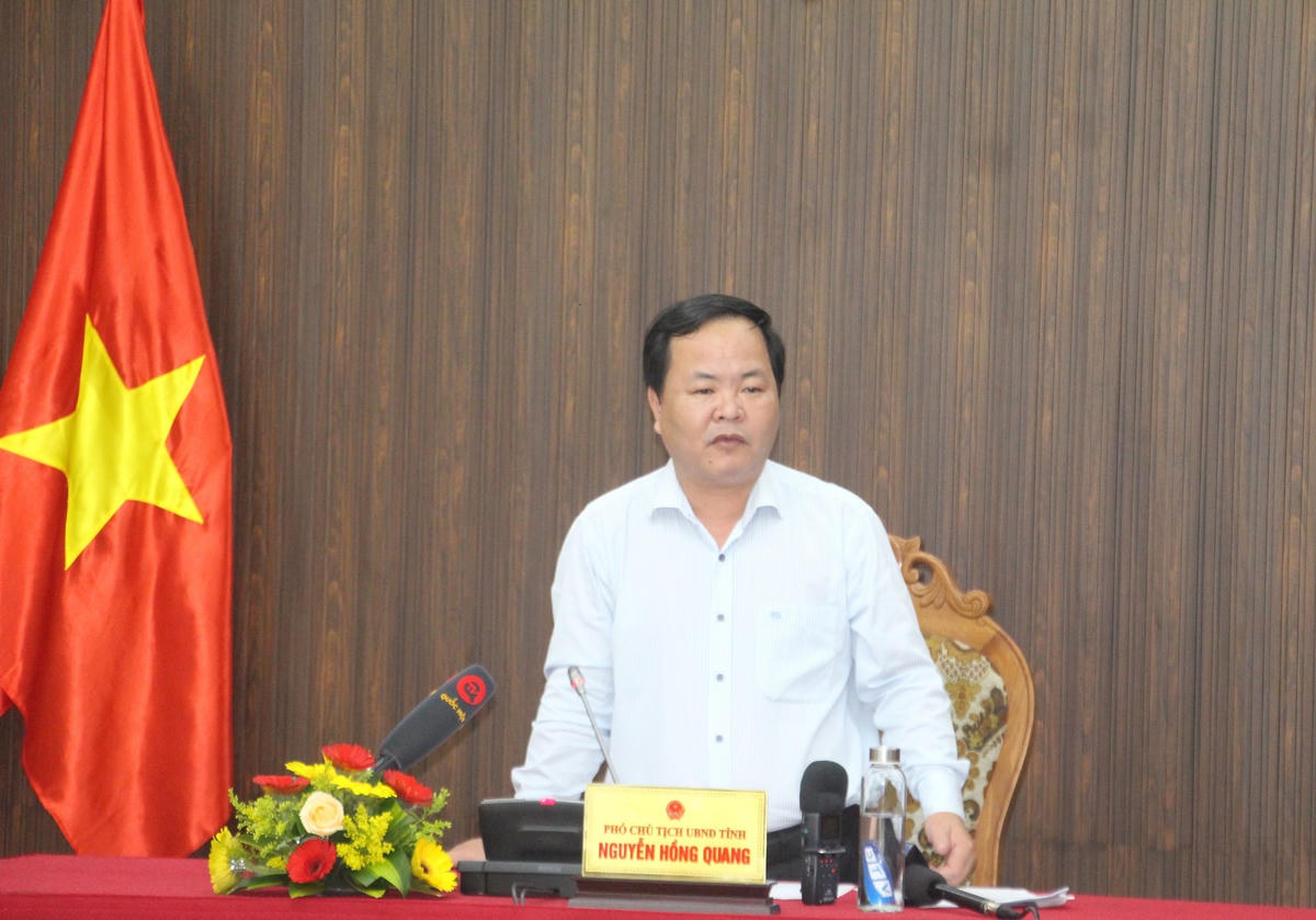Ông Nguyễn Hồng Quang, Phó Chủ tịch UBND tỉnh Quảng Nam phát biểu tại buổi họp báo.
