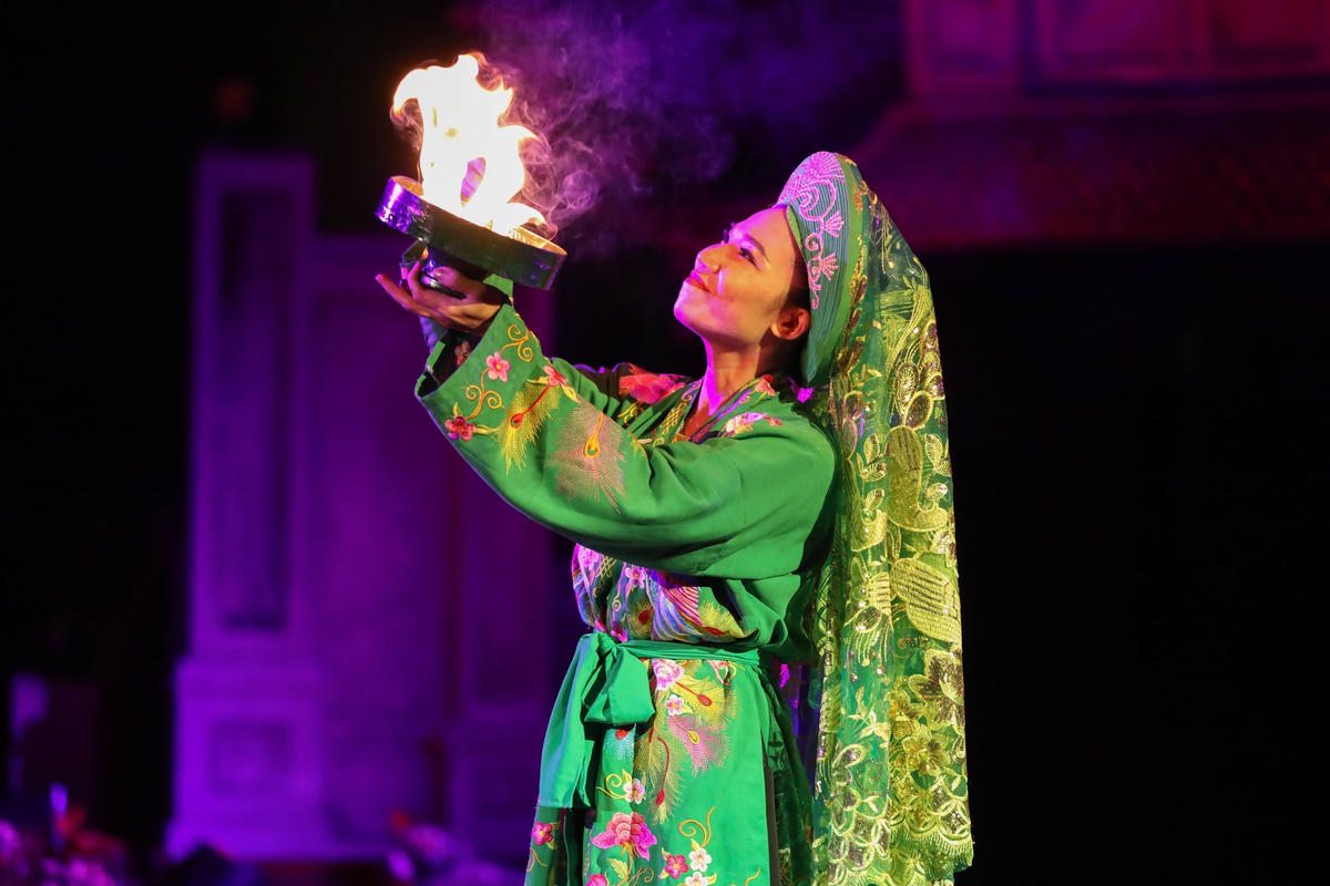 Tiết mục Cô đôi thượng ngàn.