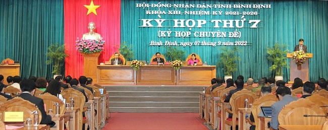 Quang cảnh Kỳ họp thứ 7 (Kỳ họp chuyên đề) HĐND tỉnh Bình Định khóa XIII, nhiệm kỳ 2021 - 2026.