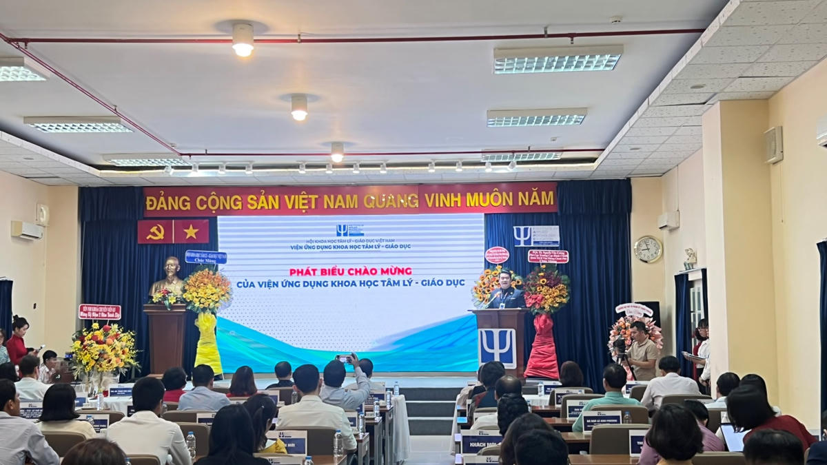 ThS. BS Phạm Văn Giào, Viện trưởng Viện IAPE phát biểu tại lễ kỷ niệm. (Ảnh: Thanh Tình).