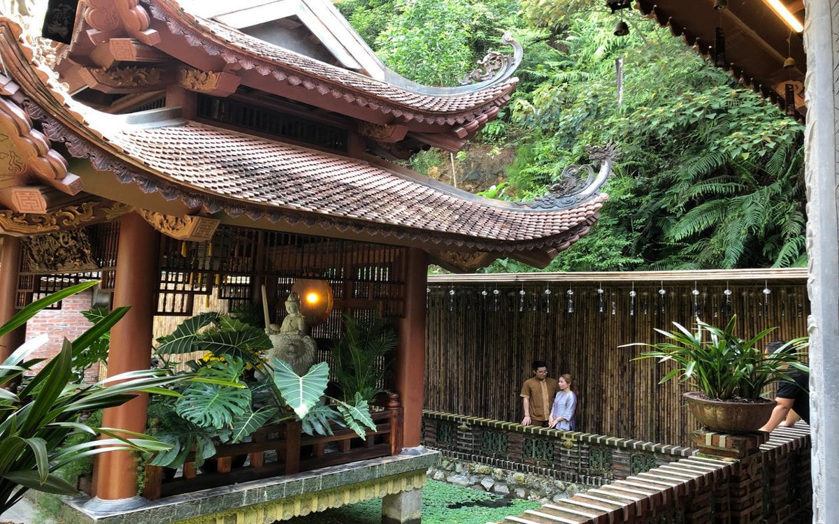 Hành lang chuông gió, nơi được ví như nghe được tiếng gió trong trẻo.