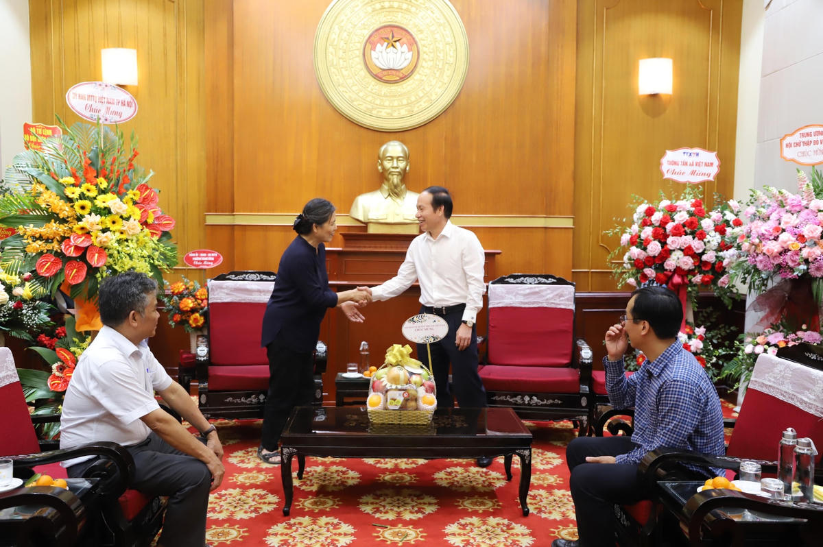 Hội bảo vệ quyền trẻ em Việt Nam chúc mừng UBTƯ MTTQ Việt Nam.
