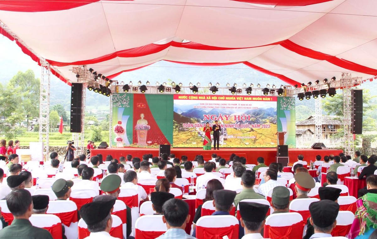 Quang cảnh ngày hội.
