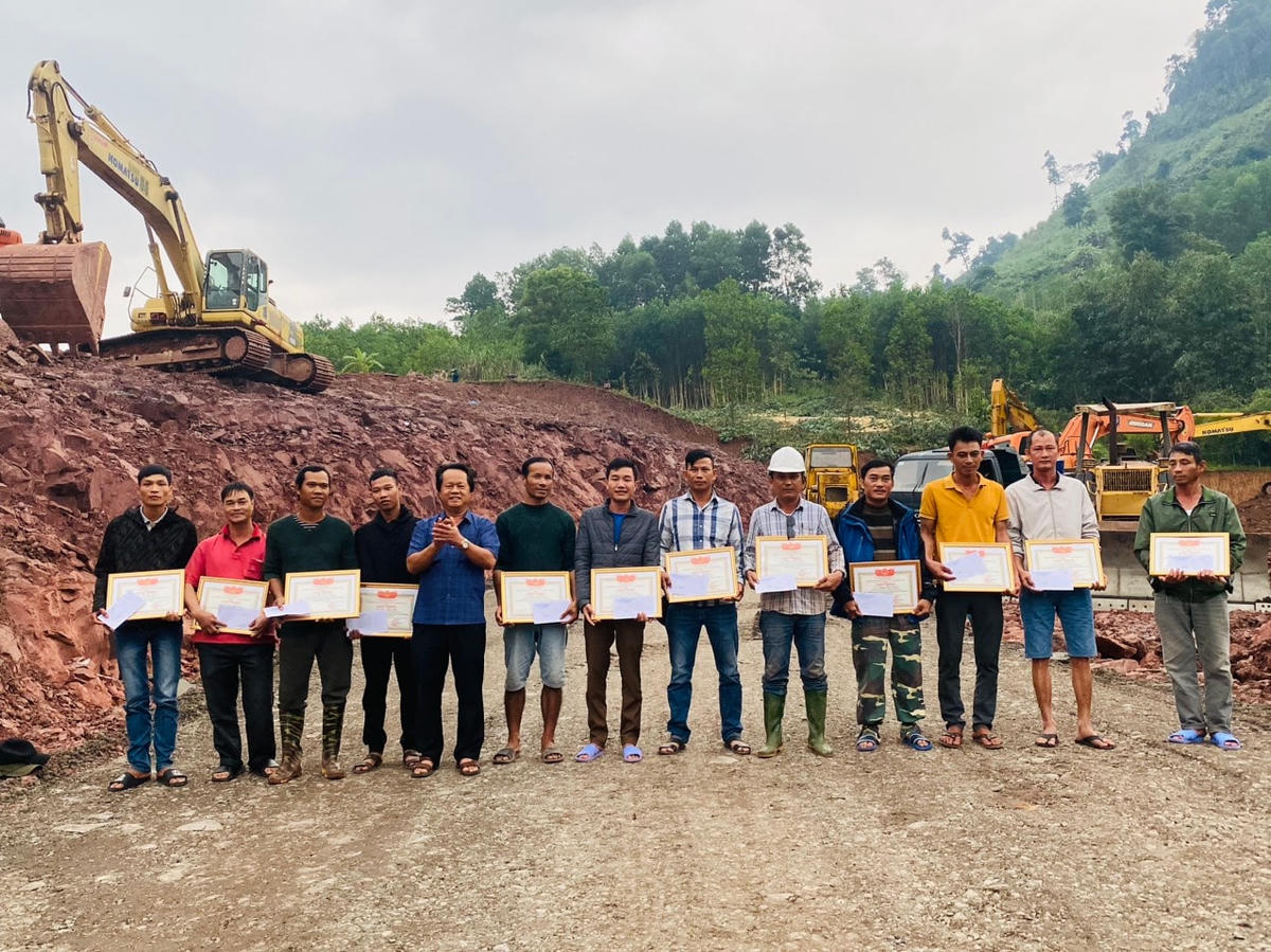 Quảng Trị: Giao thông trên QL 15D được kết nối trở lại