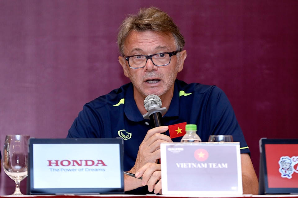 HLV Philippe Troussier. Ảnh: VFF.