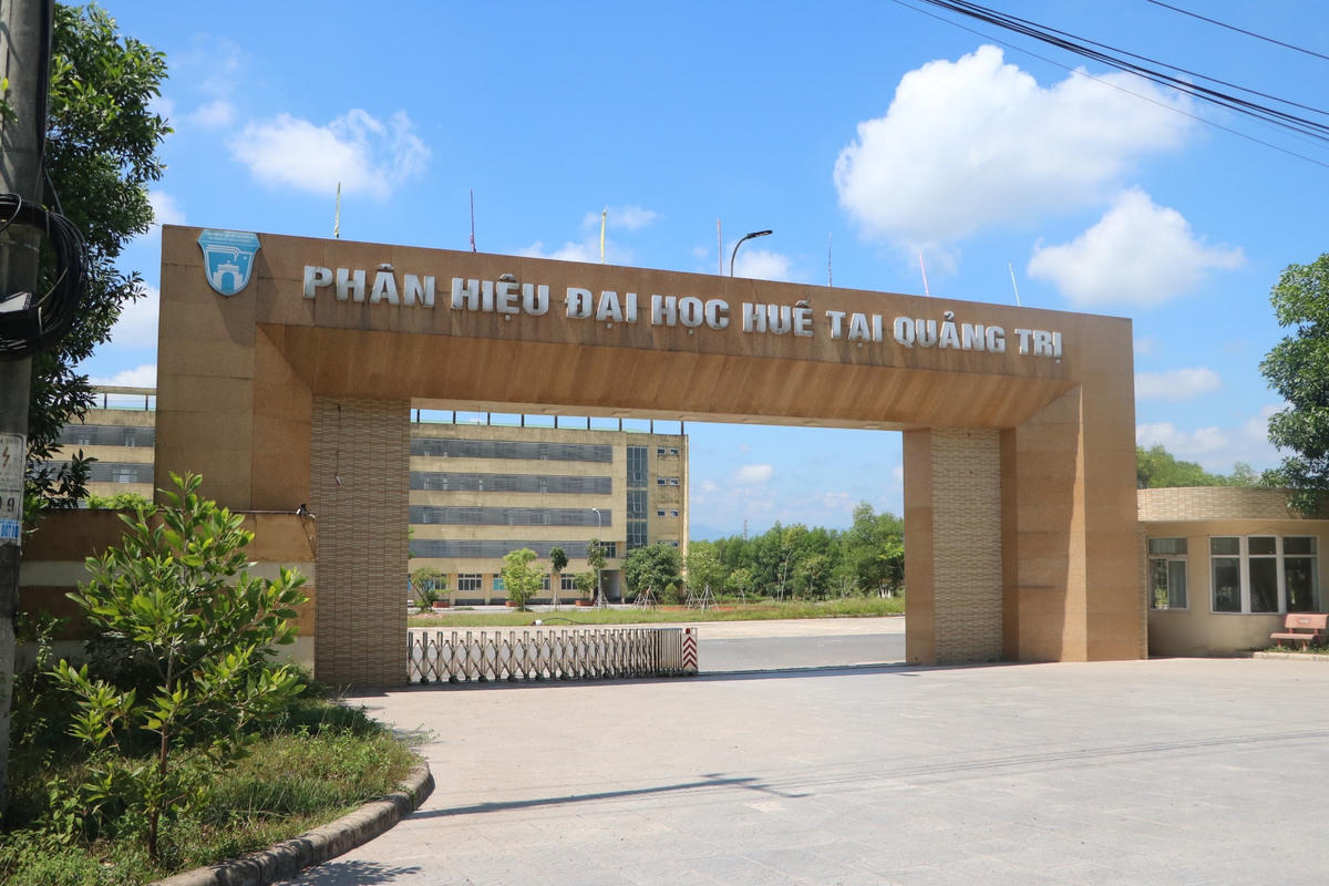 UBND tỉnh Quảng Trị và Đại học Huế thống nhất phát triển trường đại học thuộc Đại học Huế tại Quảng Trị.