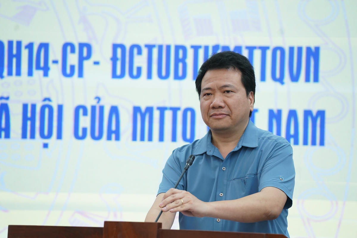 Ông Ngô Trung Thành, Phó Chủ nhiệm Ủy ban Pháp luật của Quốc hội phát biểu tại Hội nghị. Ảnh: Quang Vinh.