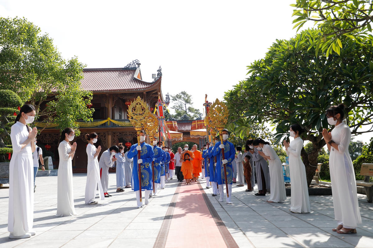 Lễ rước linh vị Tổ Sư Ma Ha Sa Môn Tuệ Bích Phổ Giác.