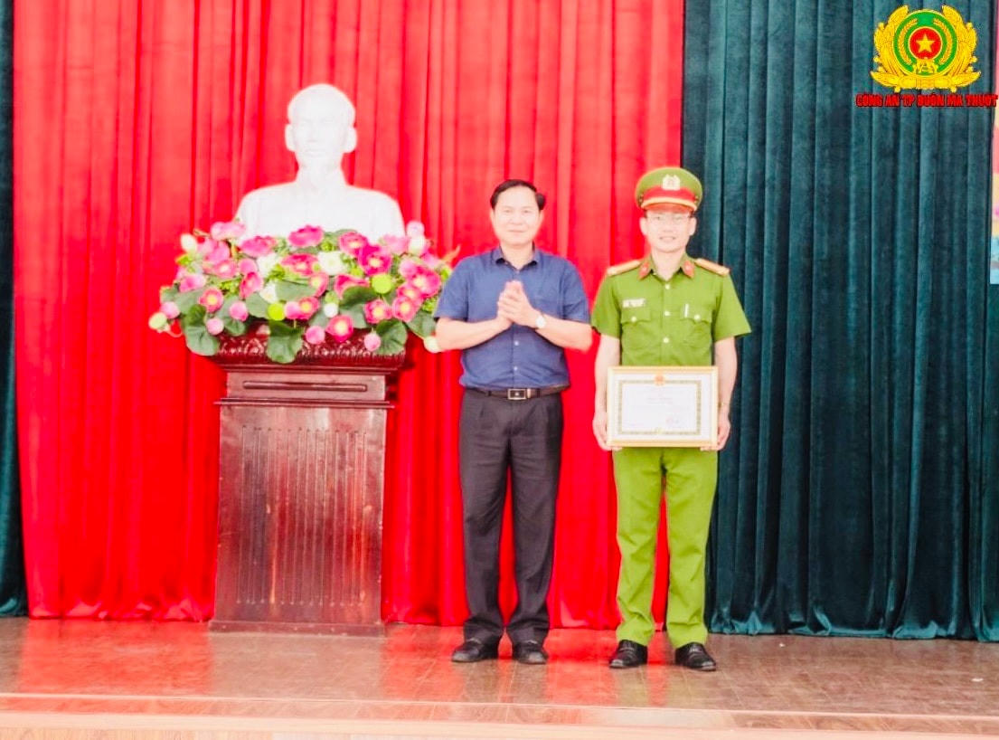 Đắk Lắk: Kỷ niệm 73 năm Ngày truyền thống lực lượng Công an xã