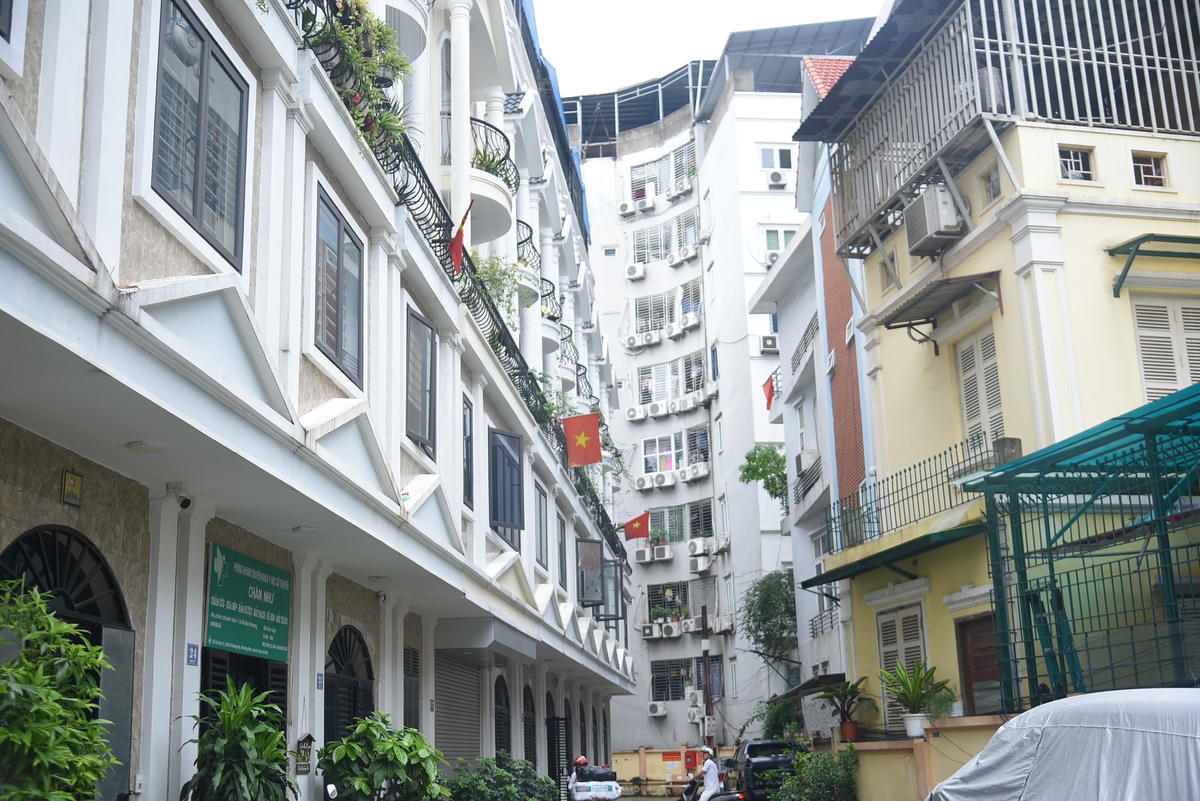 Nhiều người bắt đầu cân nhắc khi thuê chung cư mini. Ảnh: Lê Khánh.