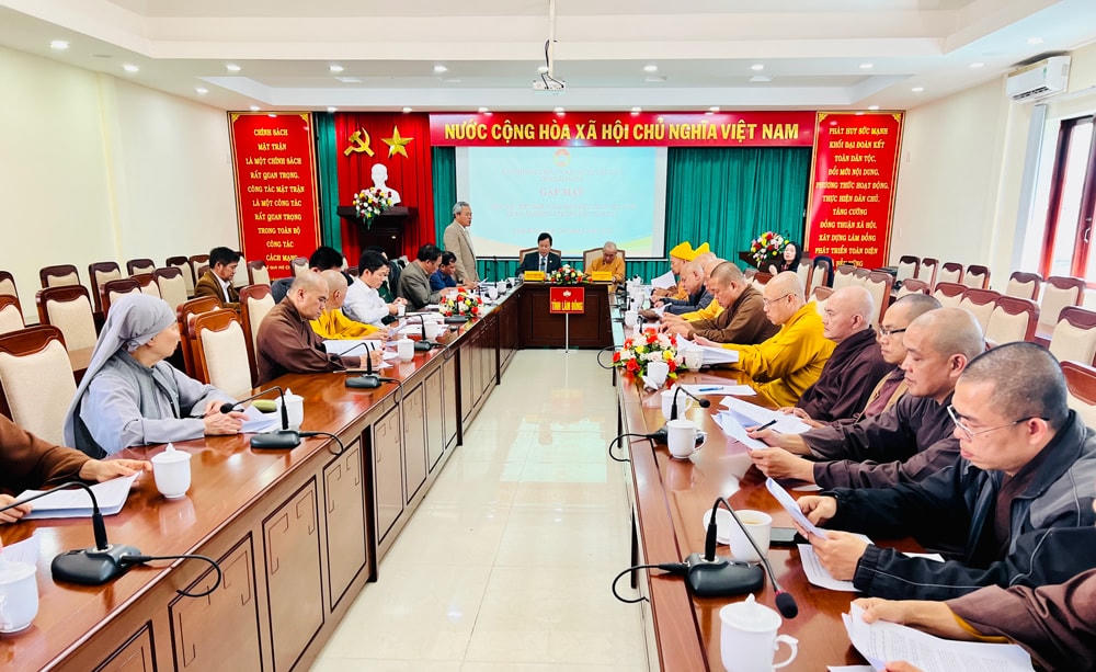 Quang cảnh buổi gặp mặt chức sắc Phật giáo tiêu biểu năm 2023.