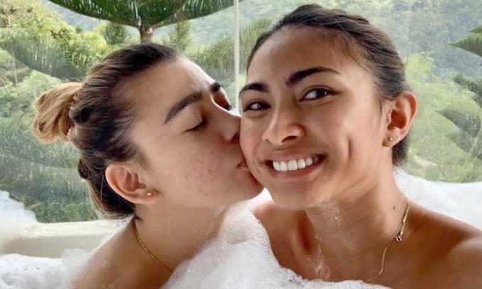 Beatrice Luigi Gomez (phải) bên DJ Kate Jagdon khi còn yêu nhau. Ảnh: Instagram..