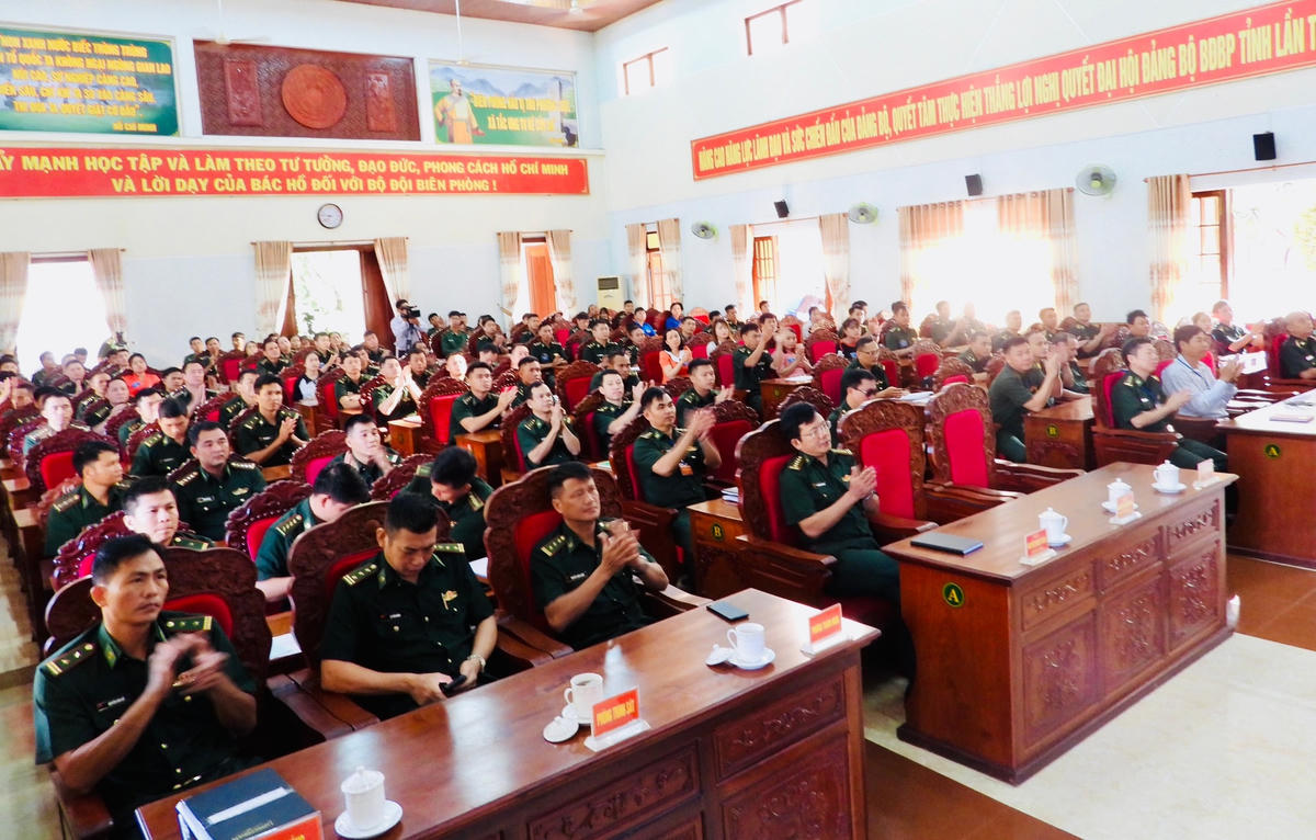 Toàn cảnh Lễ khai mạc.