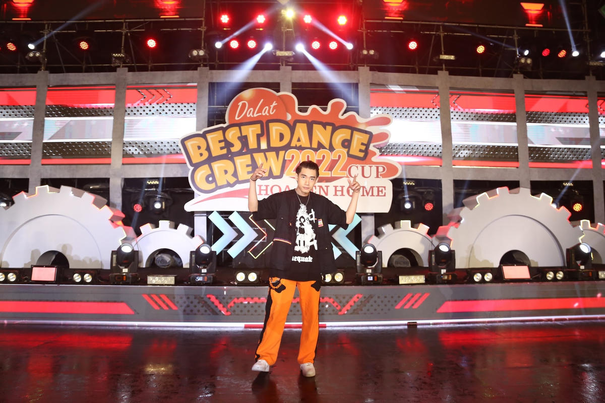 Học cách phối đồ chất lừ của BlackPink, Chi Pu và các dancer nổi tiếng