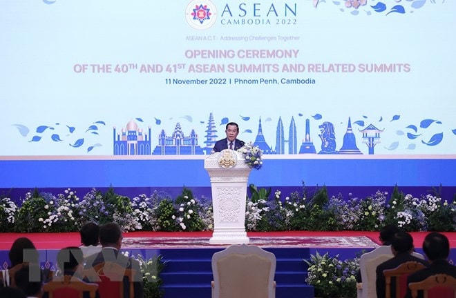 Thủ tướng Campuchia, Chủ tịch ASEAN 2022 Samdech Techo Hun Sen phát biểu khai mạc hội nghị. (Ảnh: Dương Giang/TTXVN).