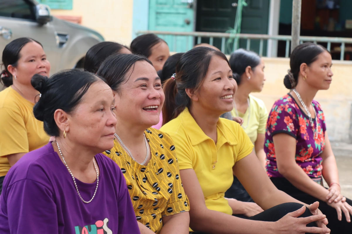 Niềm vui của người dân xã Nánh Nghê khi cầu bản Mọc chính thức được khởi công xây dựng.