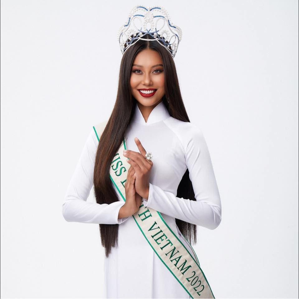 Đại diện Việt Nam dừng chân ở Top 20 chung kết Miss Earth. 