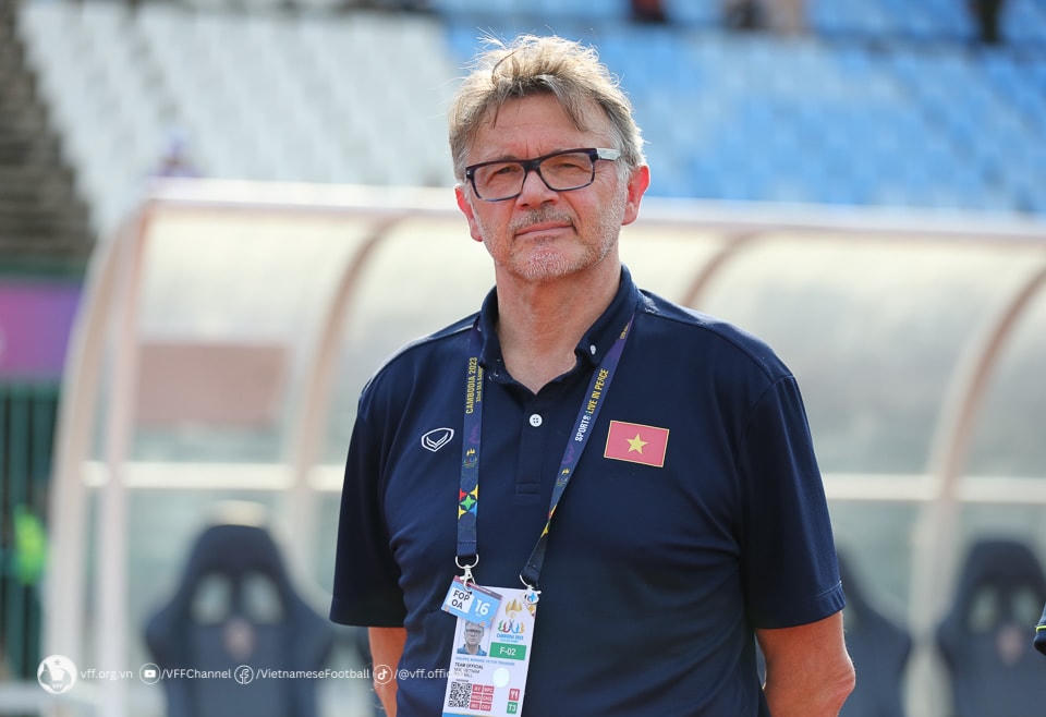 HLV Philippe Troussier. Ảnh: VFF.