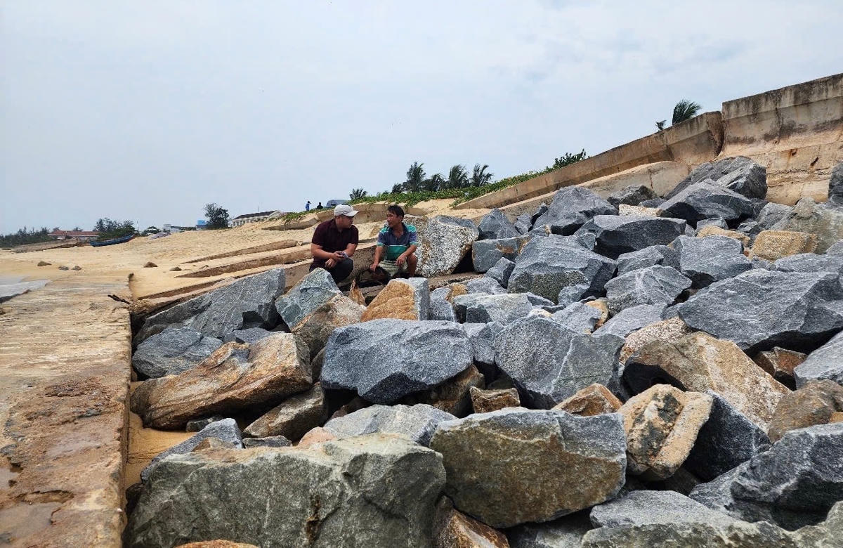 Đơn vị thi công là Công ty TNHH Tân Lập, còn đơn vị giám sát là Công ty TNHH Tư vấn Đầu tư và Phát triển Bình Định.