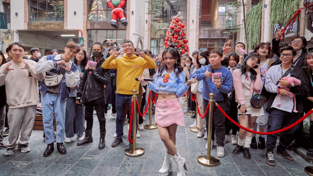 Phùng Khánh Linh thay đổi bản thân với "Citopia".