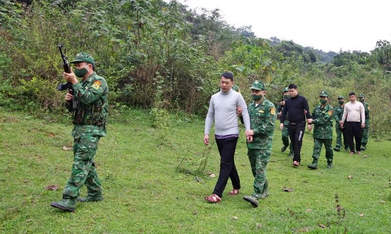 Dẫn giải 3 trường hợp mang quốc tịch Trung Quốc về cơ quan điều tra.