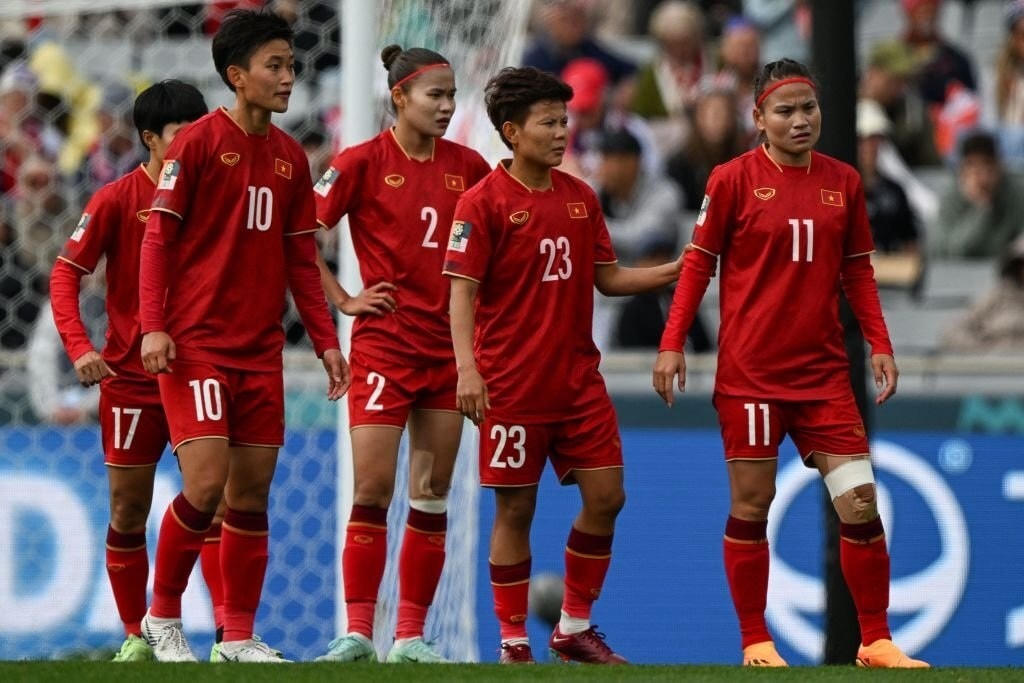Chút thất vọng của các cầu thủ nữ Việt Nam sau khi bị thủng lưới. Ảnh: Dân Trí.