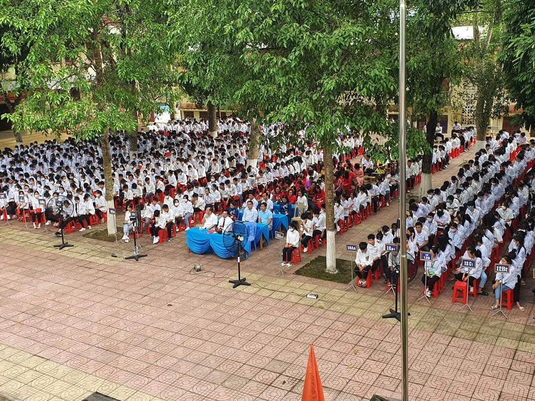 Trường THPT Cầm Bá Thước (huyện Bá Thước) khai giảng năm học mới.