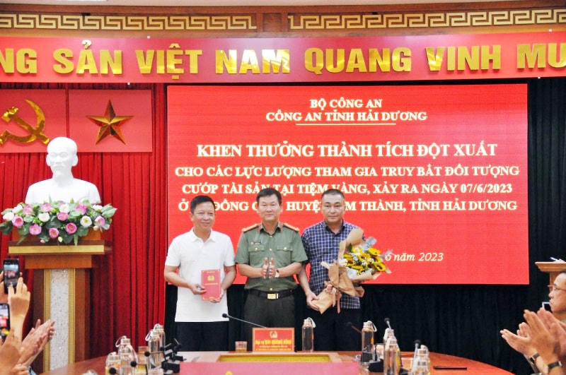 Hải Dương: Trao thưởng hơn 230 triệu đồng các lực lượng tham gia phá án cướp tiệm vàng