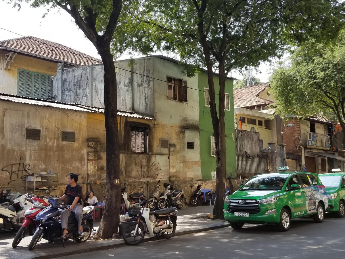 TP HCM sẽ thu phí lòng đường, hè phố từ tháng 1/2024. Ảnh: PC.