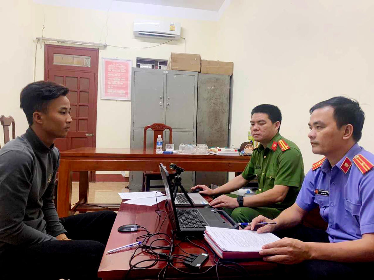 Đối tượng Đinh Nho Tính tại cơ quan Công an.