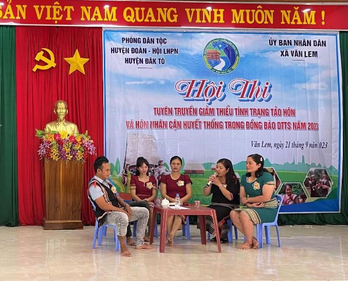 image.daidoanket.vn-images-upload-hangnt-10062023-_hoi-thi-tuyen-truyen-giam-thieu-tinh-trang-tao-hon-anh-cam-trang.jpg
