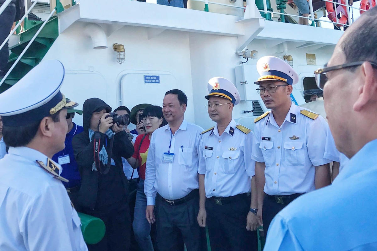 Vùng 4 Hải quân tổ chức Lễ tiễn Đoàn công tác số 12 thăm và làm việc tại Trường Sa