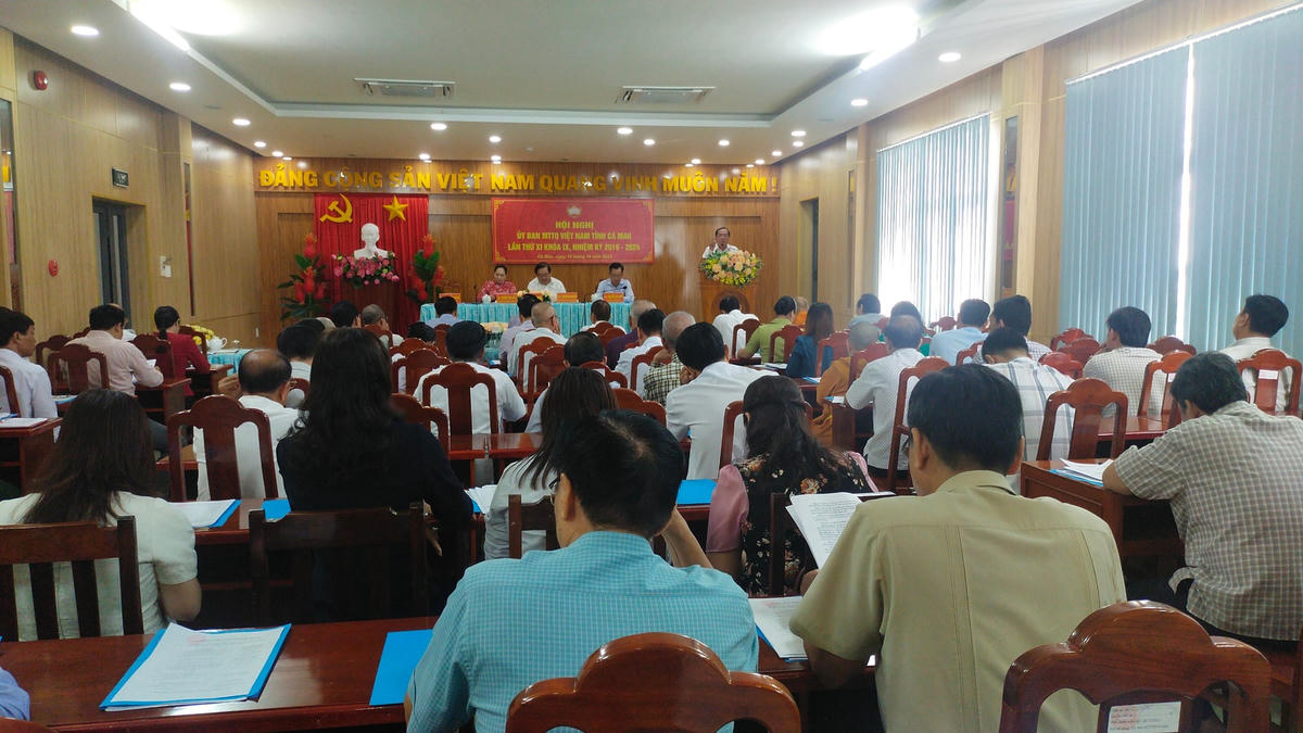 Quảng cảnh hội nghị.